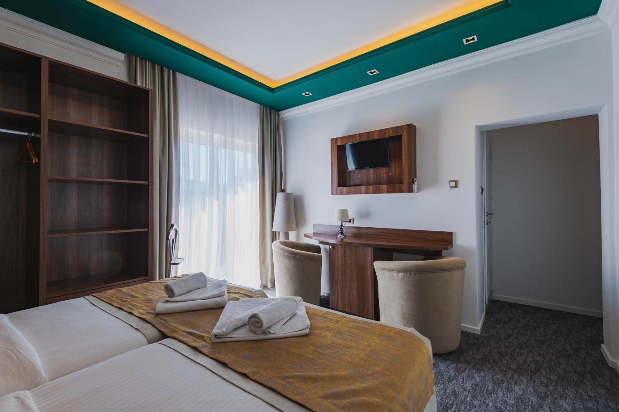 Hotel Ideall Podgorica Exterior photo