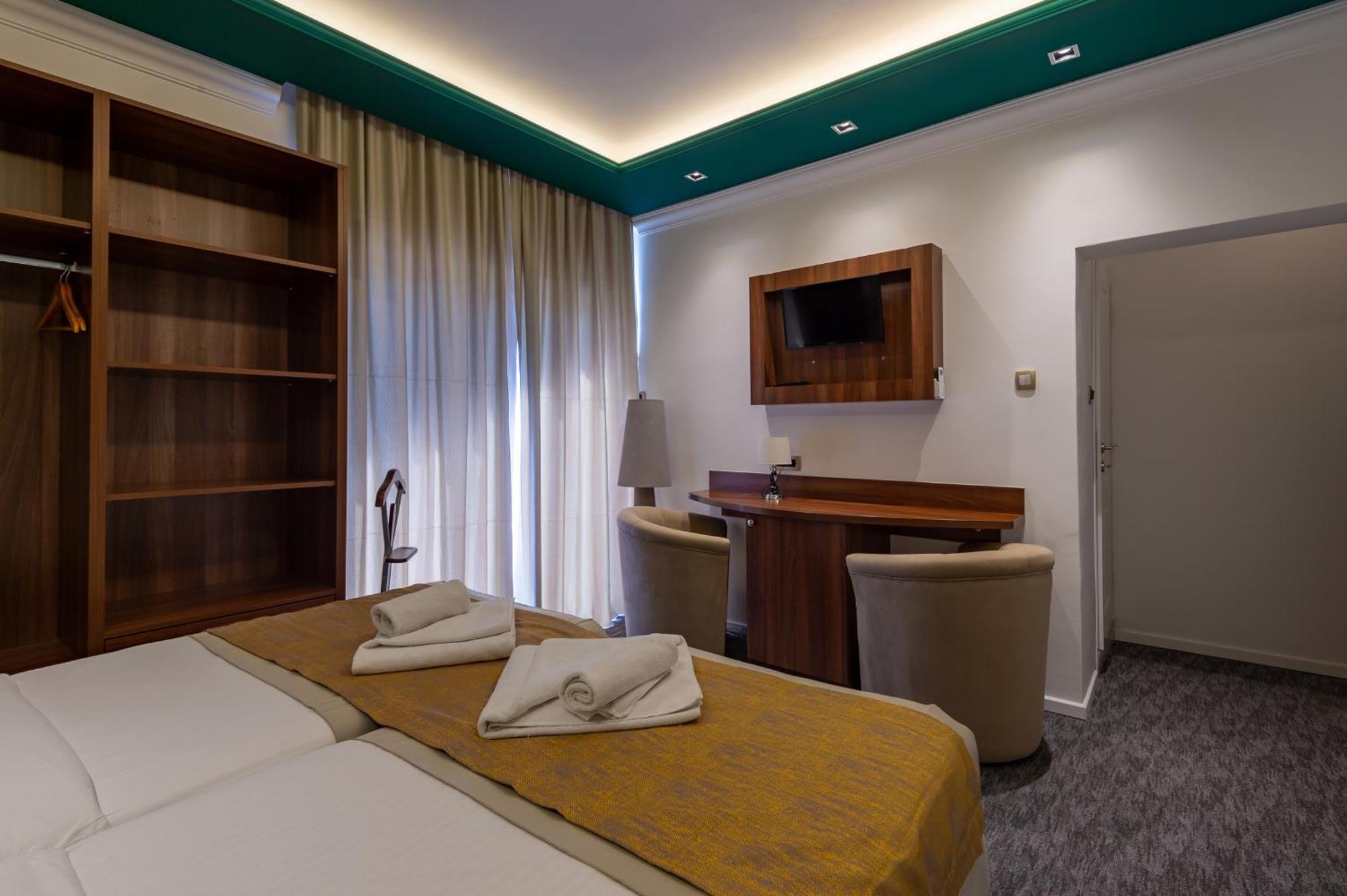 Hotel Ideall Podgorica Exterior photo