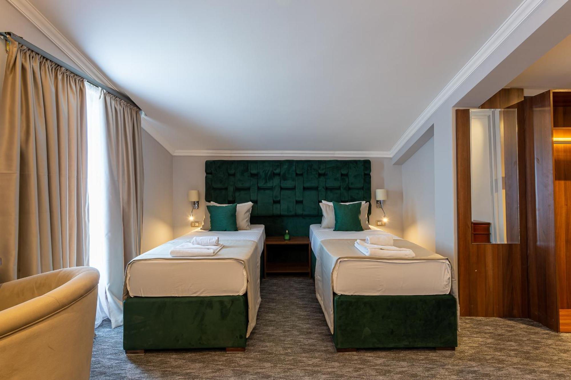 Hotel Ideall Podgorica Exterior photo