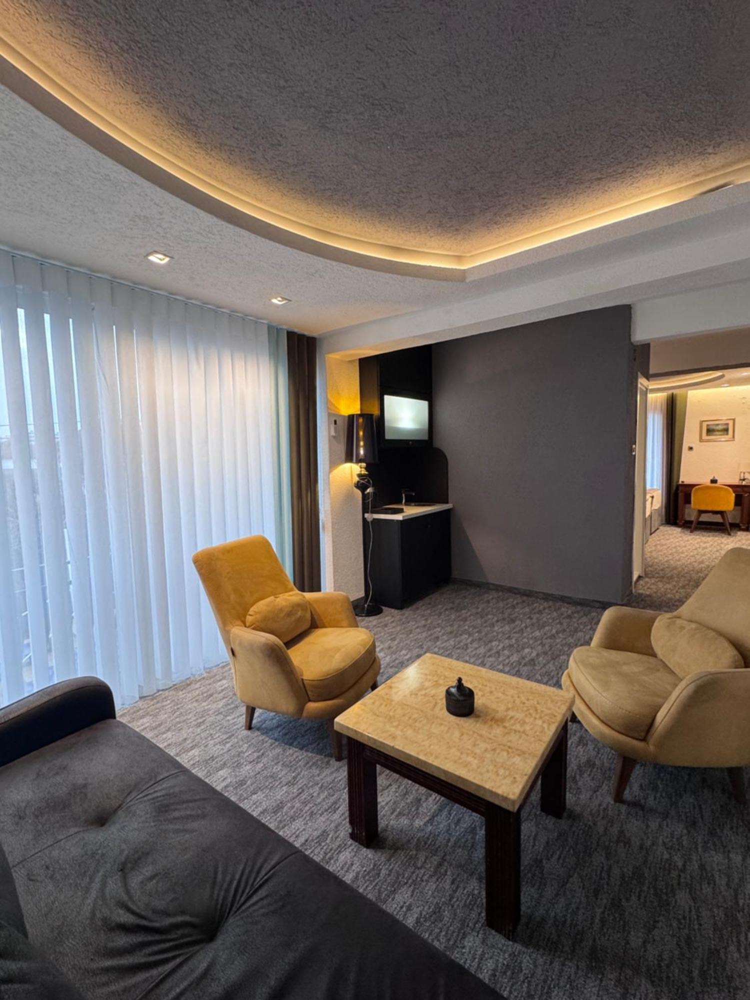 Hotel Ideall Podgorica Exterior photo
