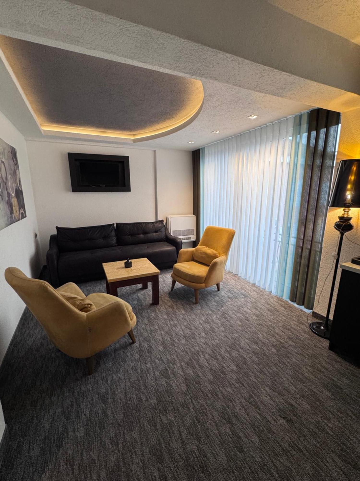 Hotel Ideall Podgorica Exterior photo